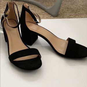 Low black heels size 10